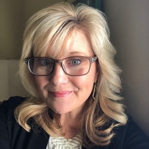 Meet your Posher, Janet